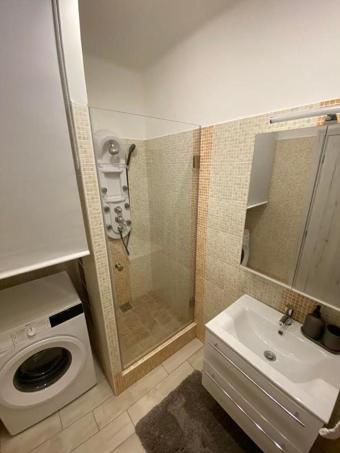 Chill Apartman มิชโคลซ์ ภายนอก รูปภาพ